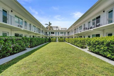 Квартира в Бей-Харбор-Айлендс, Флорида 1 спальня, 65.03м2 № 2048797