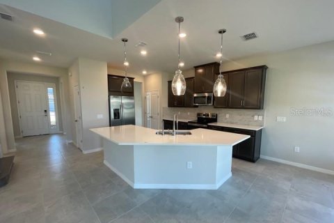 House in Kissimmee, Florida 5 bedrooms, 241.55 sq.m. № 1821081 - photo 7