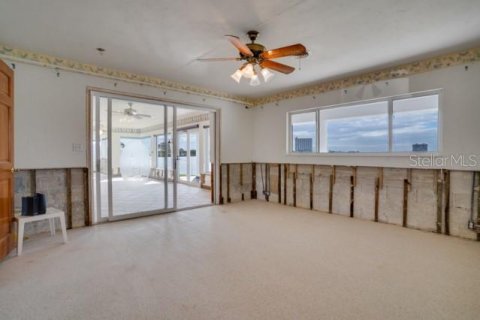 House in Saint Petersburg, Florida 4 bedrooms, 234.3 sq.m. № 2116178 - photo 27