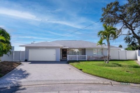 House in Saint Petersburg, Florida 4 bedrooms, 234.3 sq.m. № 2116178 - photo 5