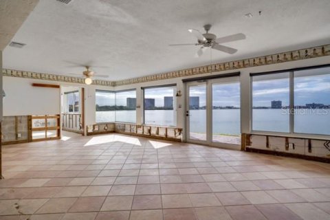 House in Saint Petersburg, Florida 4 bedrooms, 234.3 sq.m. № 2116178 - photo 29