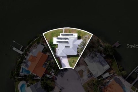 House in Saint Petersburg, Florida 4 bedrooms, 234.3 sq.m. № 2116178 - photo 12