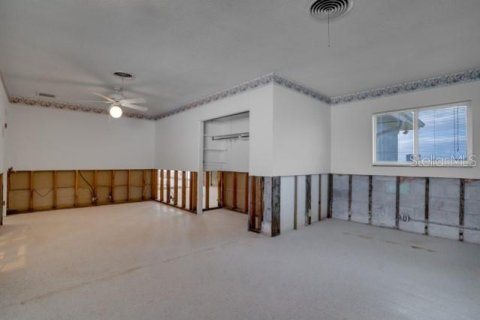 House in Saint Petersburg, Florida 4 bedrooms, 234.3 sq.m. № 2116178 - photo 25