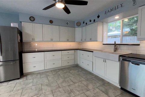 House in Port Orange, Florida 3 bedrooms, 162.21 sq.m. № 1847134 - photo 5