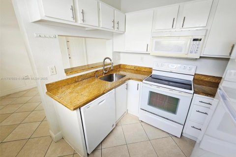Condominio en venta en Pembroke Pines, Florida, 3 dormitorios, 101.54 m2 № 1742040 - foto 3
