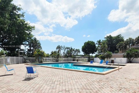 Condominio en venta en Pembroke Pines, Florida, 3 dormitorios, 101.54 m2 № 1742040 - foto 15