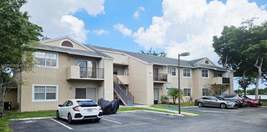 Condominio en Pembroke Pines, Florida, 3 dormitorios  № 1742040