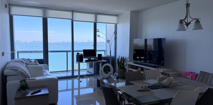 Condominio en Miami, Florida, 1 dormitorio № 1705651