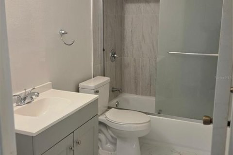 Casa en venta en Kissimmee, Florida, 2 dormitorios, 92.9 m2 № 2384136 - foto 3