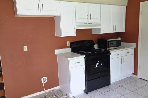 Casa en venta en Kissimmee, Florida, 2 dormitorios, 92.9 m2 № 2384136 - foto 6