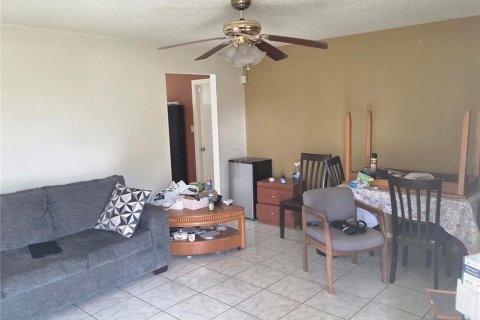 Casa en venta en Kissimmee, Florida, 2 dormitorios, 92.9 m2 № 2384136 - foto 7