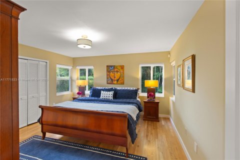 House in Coral Gables, Florida 3 bedrooms, 188.5 sq.m. № 1739883 - photo 29
