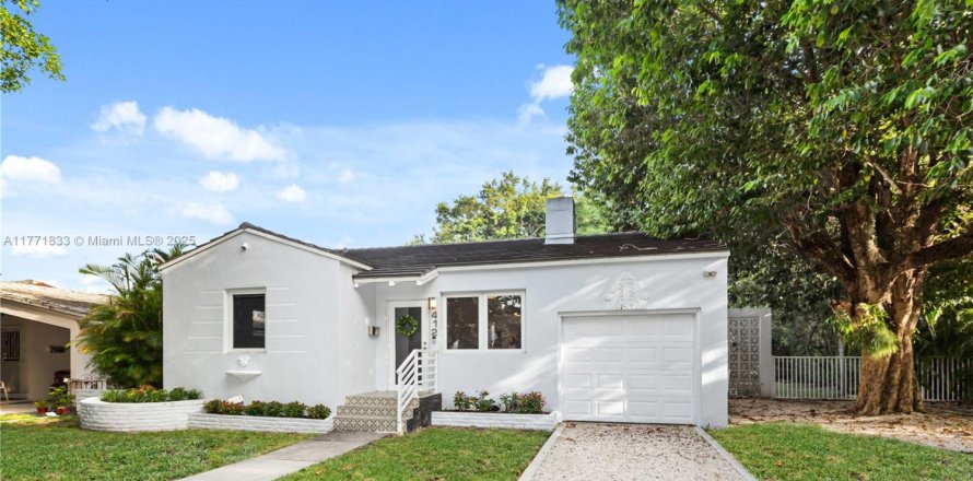 House in Coral Gables, Florida 3 bedrooms, 188.5 sq.m. № 1739883