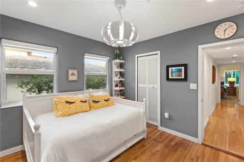 House in Coral Gables, Florida 3 bedrooms, 188.5 sq.m. № 1739883 - photo 26