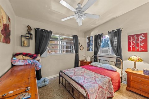 House in Orlando, Florida 5 bedrooms, 179.77 sq.m. № 1869811 - photo 15