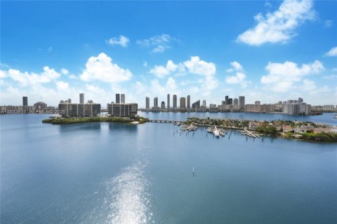 Condo in Aventura, Florida, 3 bedrooms  № 2253260 - photo 14