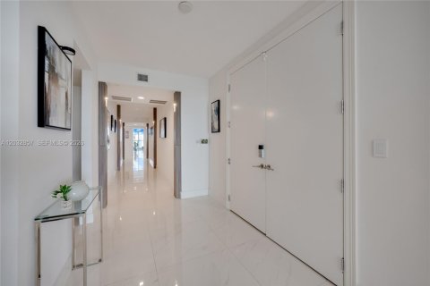 Condo in Aventura, Florida, 3 bedrooms  № 2253260 - photo 13