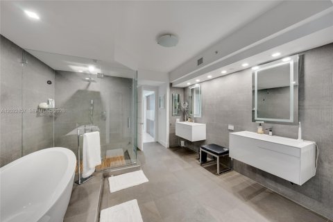 Condo in Aventura, Florida, 3 bedrooms  № 2253260 - photo 18