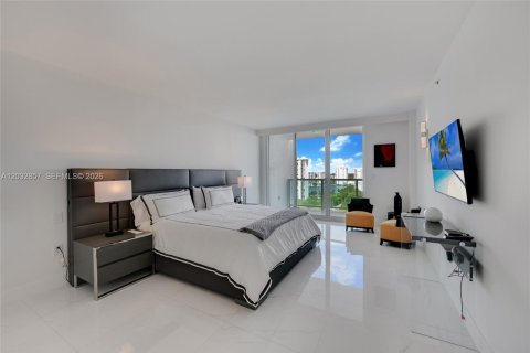 Condo in Aventura, Florida, 3 bedrooms  № 2253260 - photo 15