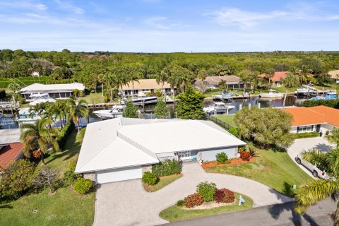 House in Hobe Sound, Florida 3 bedrooms, 216.37 sq.m. № 2363876 - photo 4