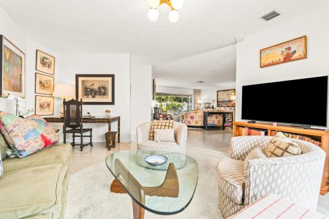 House in Hobe Sound, Florida 3 bedrooms, 216.37 sq.m. № 2363876 - photo 10