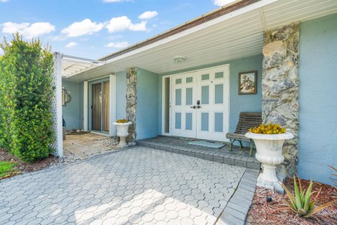 House in Hobe Sound, Florida 3 bedrooms, 216.37 sq.m. № 2363876 - photo 3