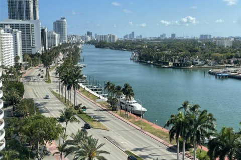 Copropriété à vendre à Miami Beach, Floride: 2 chambres, 95.69 m2 № 1958858 - photo 1