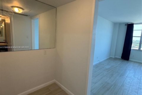 Copropriété à vendre à Miami Beach, Floride: 2 chambres, 95.69 m2 № 1958858 - photo 11