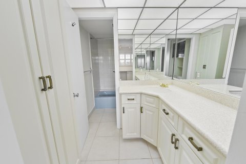 Купить кондоминиум в Бока-Ратон, Флорида 4 комнаты, 88.54м2, № 2084838 - фото 15