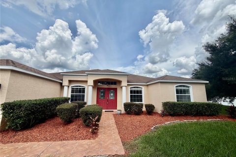 Villa ou maison à Seffner, Floride 4 chambres, 229.65 m2 № 2369415