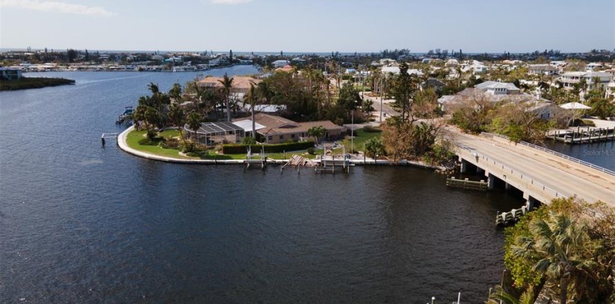 Land in Holmes Beach, Florida № 1561501