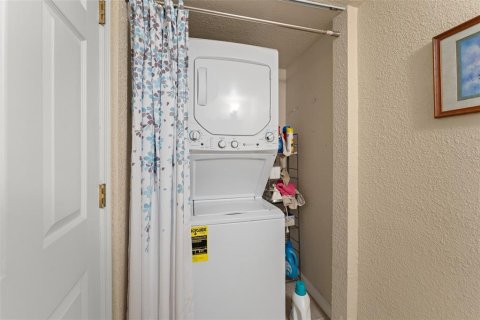 Condo in Orlando, Florida, 2 bedrooms  № 1643100 - photo 20