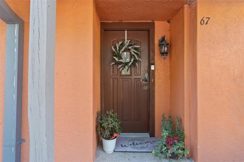 Condo in Orlando, Florida, 2 bedrooms  № 1643100 - photo 1