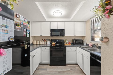 Condo in Orlando, Florida, 2 bedrooms  № 1643100 - photo 3