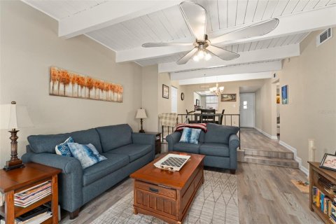 Condo in Orlando, Florida, 2 bedrooms  № 1643100 - photo 12