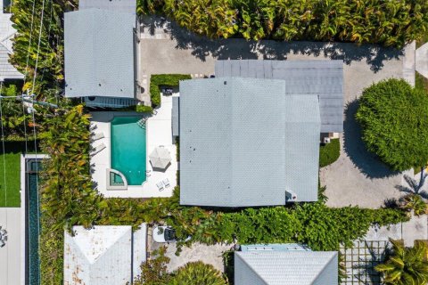 House in Palm Beach, Florida 4 bedrooms, 283.63 sq.m. № 2158409 - photo 26