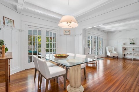 House in Palm Beach, Florida 4 bedrooms, 283.63 sq.m. № 2158409 - photo 6
