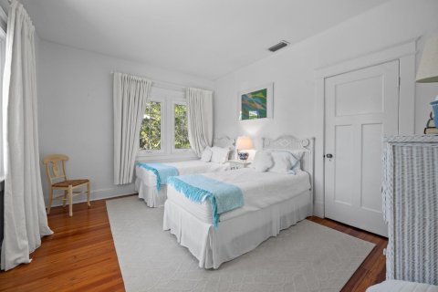 House in Palm Beach, Florida 4 bedrooms, 283.63 sq.m. № 2158409 - photo 19