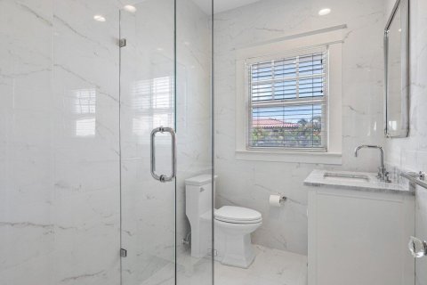 House in Palm Beach, Florida 4 bedrooms, 283.63 sq.m. № 2158409 - photo 21