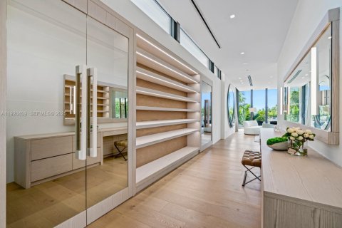 Купить виллу или дом в Майами-Бич, Флорида 7 спален, 987.74м2, № 1986151 - фото 14