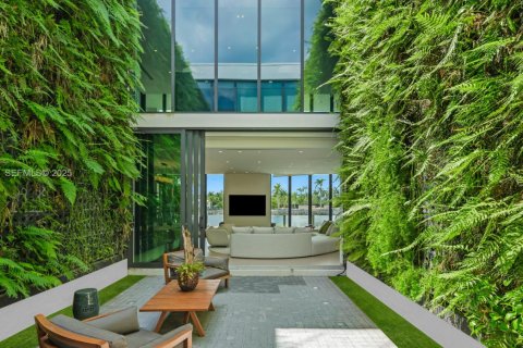 Купить виллу или дом в Майами-Бич, Флорида 7 спален, 987.74м2, № 1986151 - фото 29