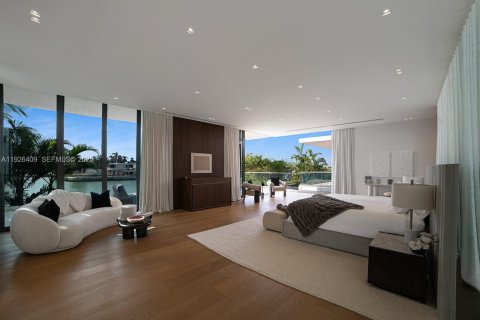 Купить виллу или дом в Майами-Бич, Флорида 7 спален, 987.74м2, № 1986151 - фото 22