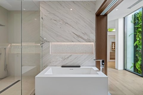 Купить виллу или дом в Майами-Бич, Флорида 7 спален, 987.74м2, № 1986151 - фото 15