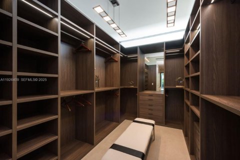 Купить виллу или дом в Майами-Бич, Флорида 7 спален, 987.74м2, № 1986151 - фото 17