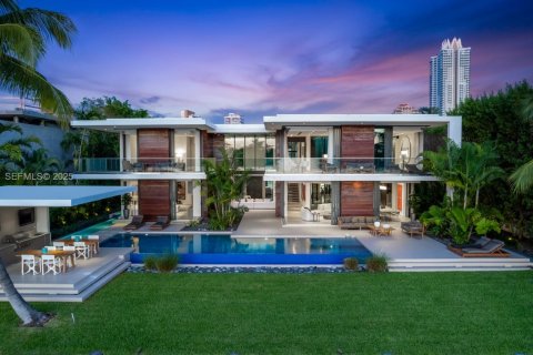 Купить виллу или дом в Майами-Бич, Флорида 7 спален, 987.74м2, № 1986151 - фото 2