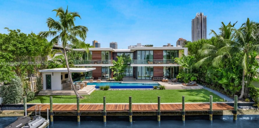 Дом в Майами-Бич, Флорида 7 спален, 987.74м2 № 1986151