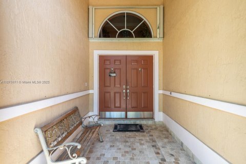 Casa en venta en Hallandale Beach, Florida, 3 dormitorios, 180.32 m2 № 1696311 - foto 14