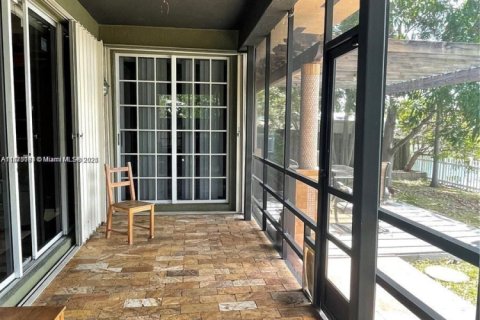Casa en venta en Hallandale Beach, Florida, 3 dormitorios, 180.32 m2 № 1696311 - foto 30