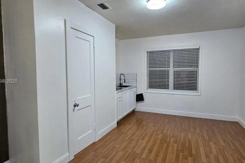 Appartement à louer à Miami, Floride: 37.16 m2 № 1946702 - photo 3
