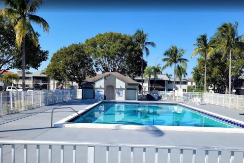 Condo in Miami, Florida, 3 bedrooms № 2003273 - photo 28